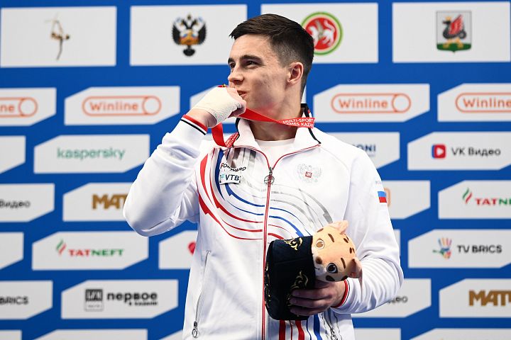 Гимнаст Никита Нагорный взял золото на Играх БРИКС в Казани 