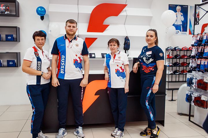 ДЕНЬ РОЖДЕНИЯ МАГАЗИНА FORWARD 