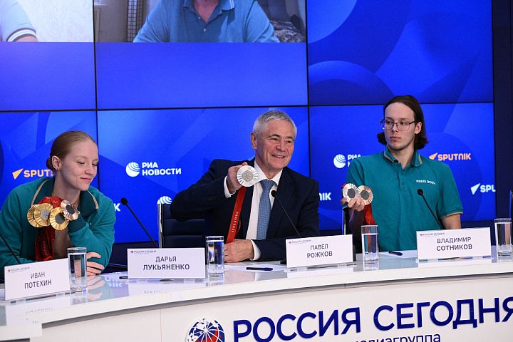 Поздравляем с днем рождения президента Паралимпийского комитета России Павла Рожкова 