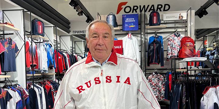 Шамиль Тарпищев посетил флагманский магазин FORWARD